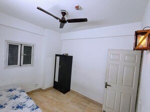 Room in 3 BHK Apartment at Migsun Twiinz, Eta Ii Greater Noida – for Rent