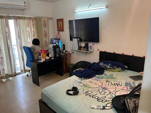 Master Bedroom in 3 BHK Apartment at HDIL Metropolis Residences, Andheri West – for Rent