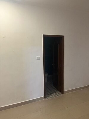 Room in 4 BHK Villa at Vasant Vihar – for Rent