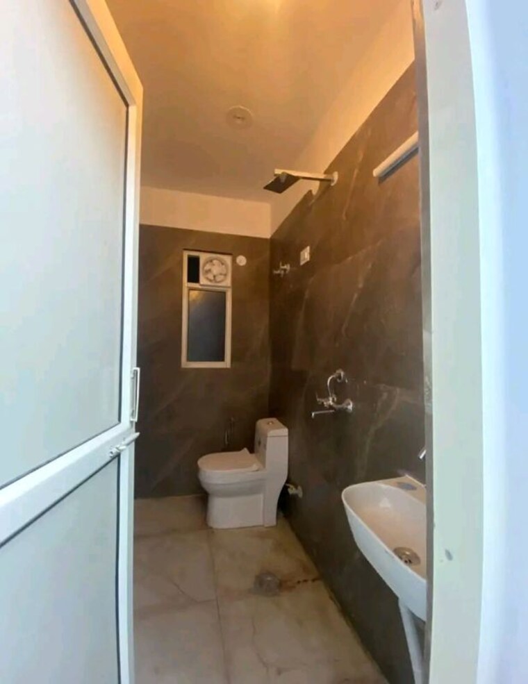 Bathroom, palm-residency-chhatarpur 1 Bedroom 500 Sq.Ft. Apartment In Chattarpur Delhi 10221975
