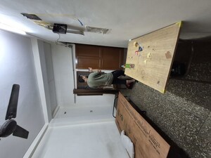 Team Area in 1.5 BHK Builder Floor at Mayur Vihar – for Rent