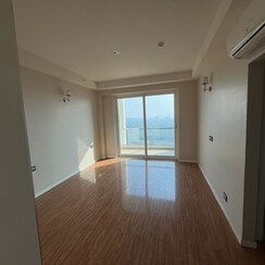4 BHK + Pooja Room,Servant Room,Study Room Apartment For Sale in DLF The Camellias