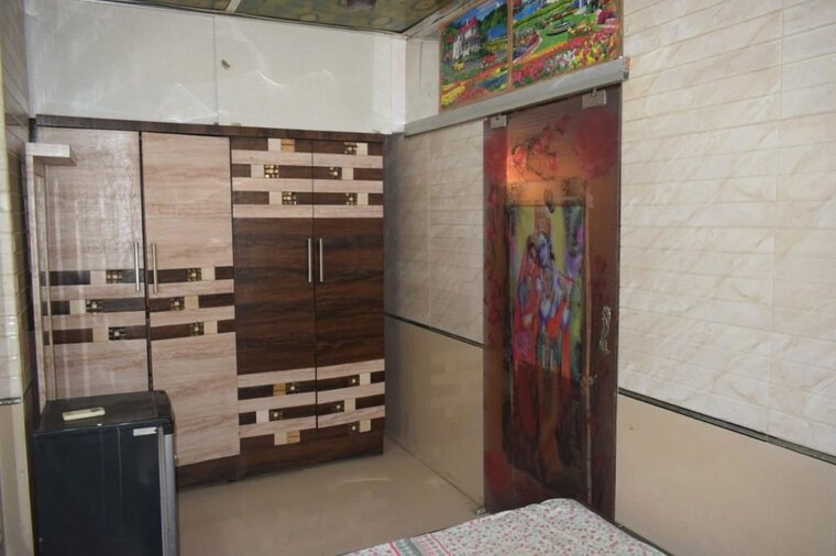 Bedroom, prabhat-apartment-prabhadevi 1 RK 250 Sq.Ft. Apartment In Prabhadevi Mumbai 10221112