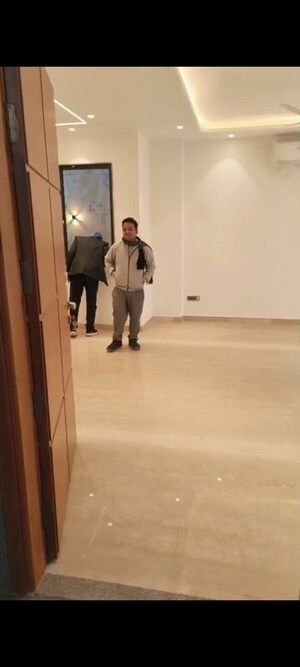 Parking in 4 BHK Apartment at Vasant Kunj – for Sale