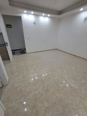 Room in 2 BHK Apartment at Saket – for Rent