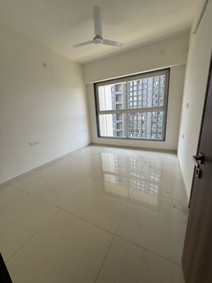 Room in 2 BHK Apartment at Runwal Sanctuary, Mulund West – for Rent