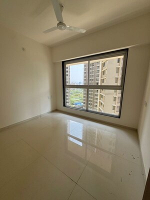 Room in 2 BHK Apartment at Runwal Sanctuary, Mulund West – for Rent