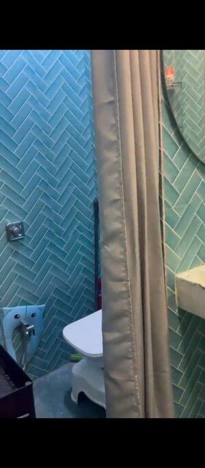 Bathroom in 1 BHK Apartment at Agripada – for Rent