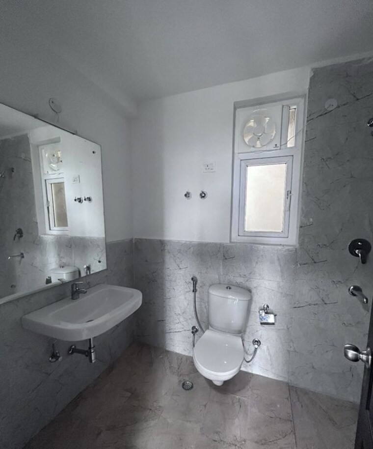 Bathroom, ats-dolce-phase-2 3 Bedroom 2315 Sq.Ft. Apartment In Zeta I Greater Noida Greater Noida 10222035