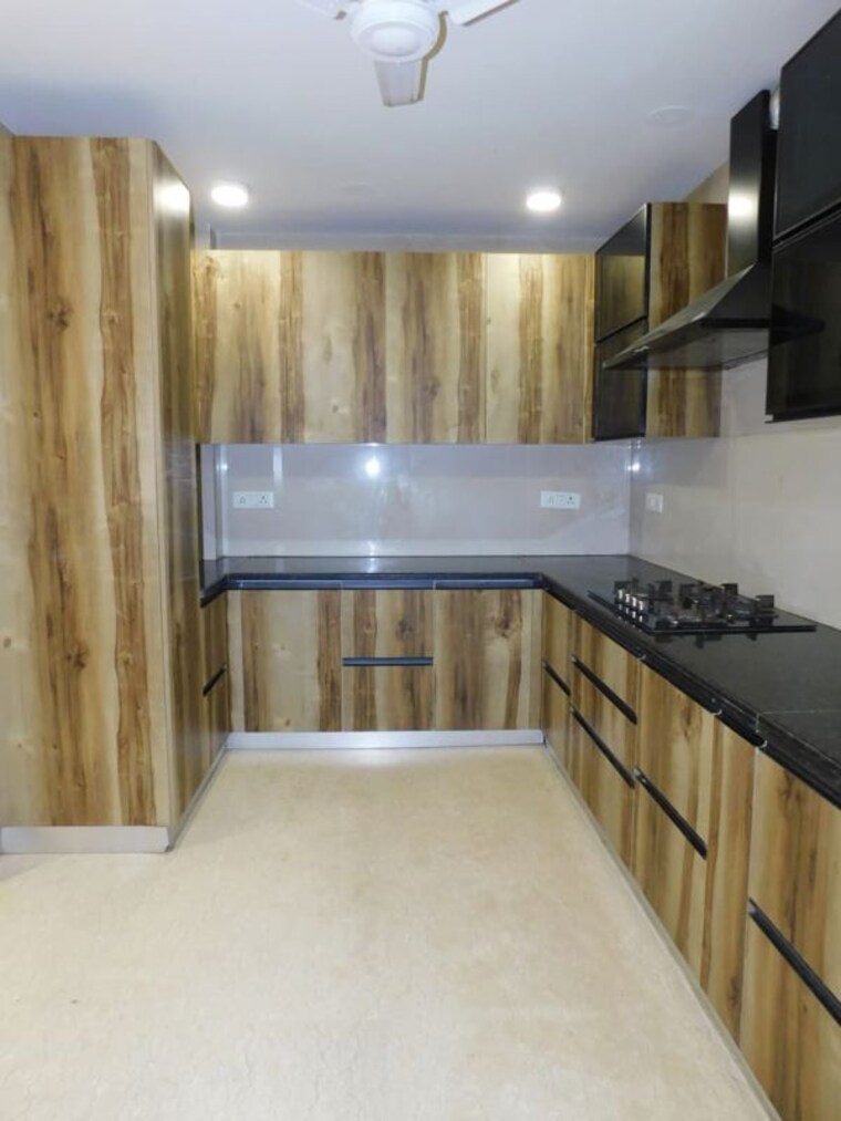 Kitchen, vasant vihar 3 Bedroom 250 Sq.Yd. Apartment In Vasant Vihar Delhi 10222048
