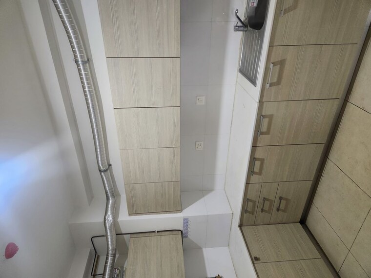 Bathroom, bhartiya-nikoo-homes-phase-2 4 Bedroom 3250 Sq.Ft. Penthouse In Thanisandra Main Road Bangalore 10222063