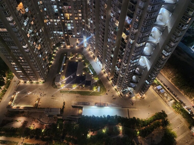 Exterior View, bhartiya-nikoo-homes-phase-2 4 Bedroom 3250 Sq.Ft. Penthouse In Thanisandra Main Road Bangalore 10222063