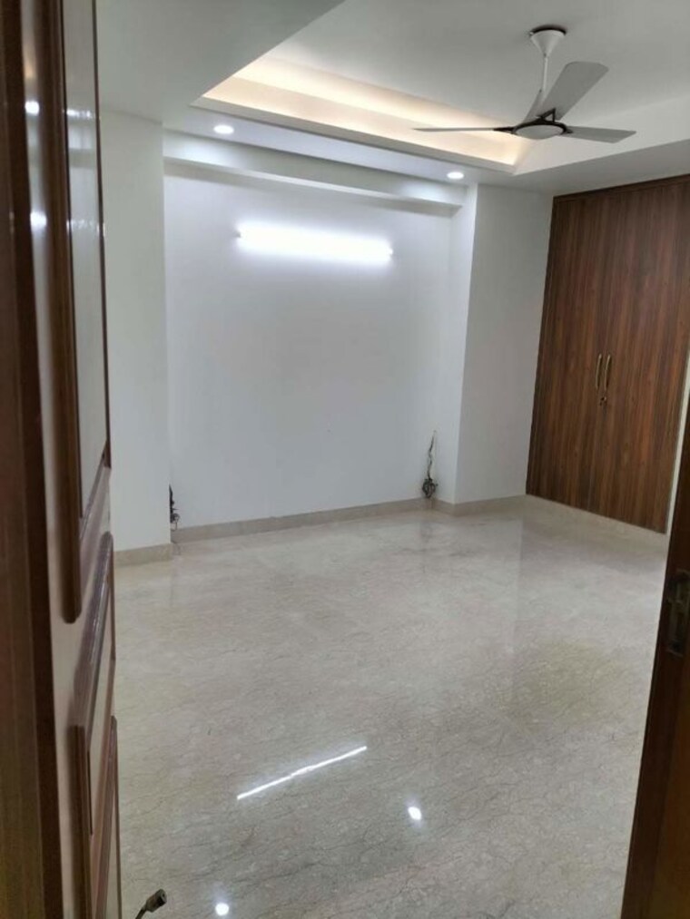 Room, greater kailash ii 3 Bedroom 2000 Sq.Ft. Builder Floor In Greater Kailash ii Delhi 10222068