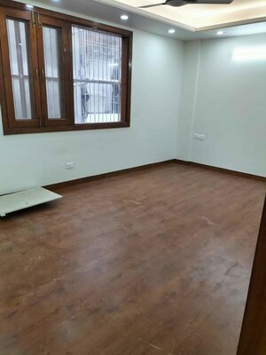 Room in 3 BHK Builder Floor at Greater Kailash ii – for Rent