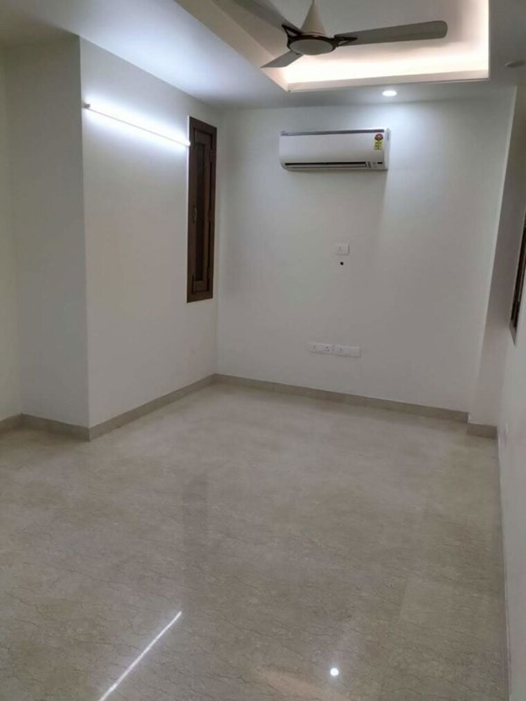 Room, greater kailash ii 3 Bedroom 2000 Sq.Ft. Builder Floor In Greater Kailash ii Delhi 10222068