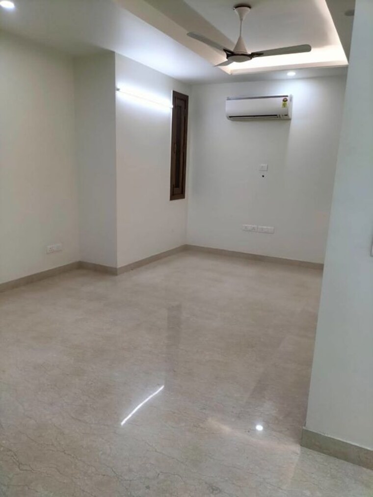 Room, greater kailash ii 3 Bedroom 2000 Sq.Ft. Builder Floor In Greater Kailash ii Delhi 10222068