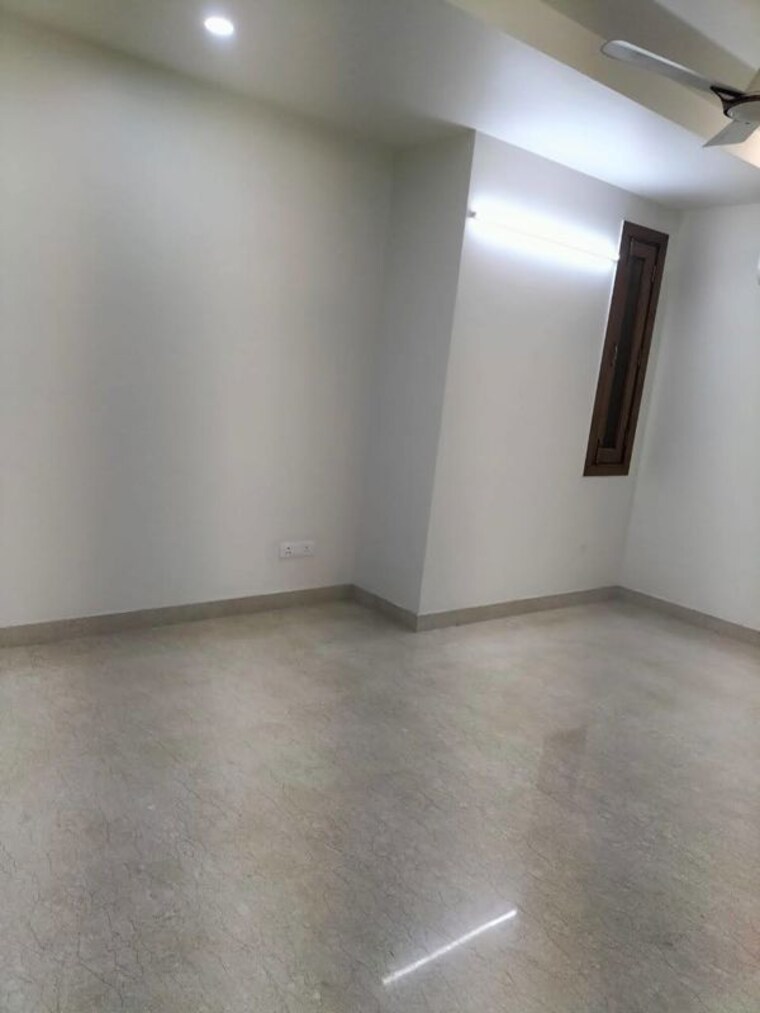Room, greater kailash ii 3 Bedroom 2000 Sq.Ft. Builder Floor In Greater Kailash ii Delhi 10222068