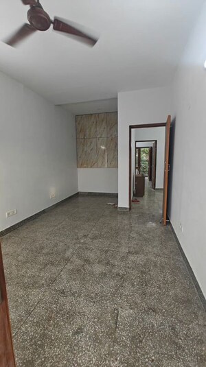 Room in 3 BHK Builder Floor at Kalkaji – for Rent