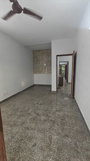 Room in 3 BHK Builder Floor at Kalkaji – for Rent