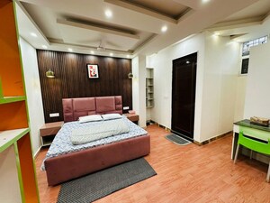 Bedroom in Studio Builder Floor at Orchid Island, Sector 51 – for Rent