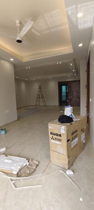 Team Area in 3 BHK Builder Floor at Sushant Lok 3, Sector 57 – for Rent