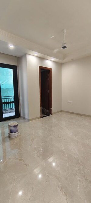 Room in 3 BHK Builder Floor at Sushant Lok 3, Sector 57 – for Rent