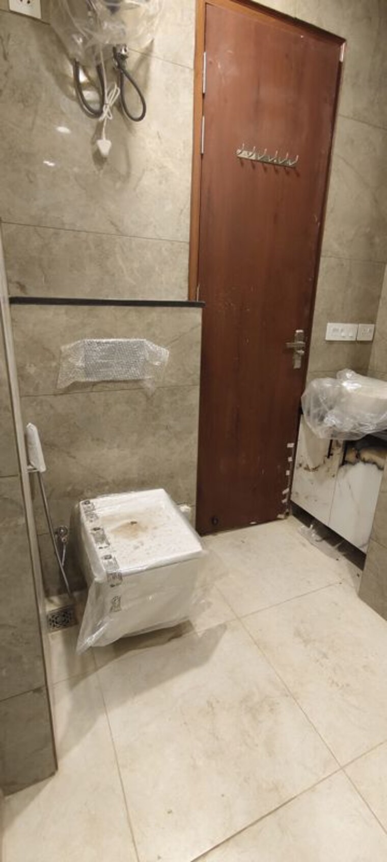 Bathroom, sushant-lok-3 3 Bedroom 1650 Sq.Ft. Builder Floor In Sector 57 Gurgaon 10222086