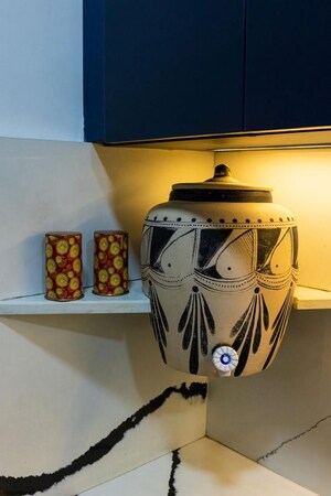 Furnished Amenities in 3 BHK Apartment at Runwal Elegante, Andheri West – for Rent