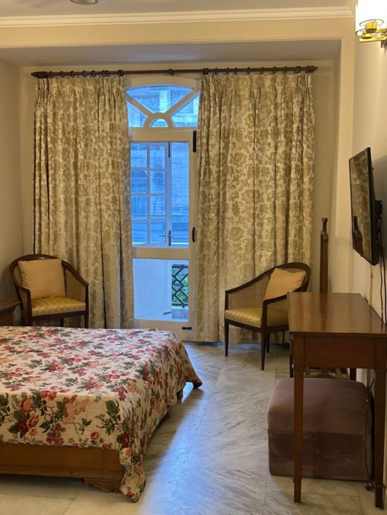 Bedroom, vasant vihar 4 Bedroom 400 Sq.Yd. Apartment In Vasant Vihar Delhi 10222107