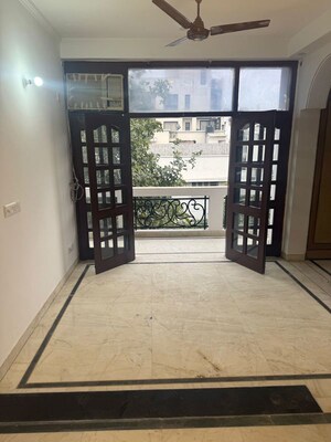 Room in 3 BHK Apartment at Malviya Nagar – for Sale