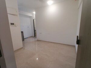 Room in 1 BHK Apartment at Platinum Casa Millennia, Andheri West – for Rent
