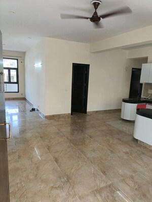 Room in 3 BHK Apartment at Atlantis CGHS, Sector 47 – for Rent