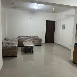 Room in 3 BHK Apartment at Sector 02 – for Rent