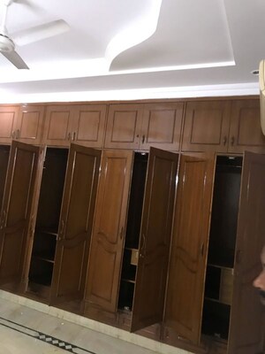 Furnished Amenities in 2 BHK Builder Floor at Lajpat Nagar I – for Rent