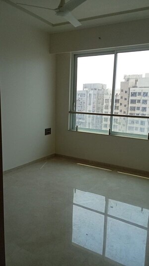 Room in 3 BHK Apartment at Marathon Monte South, Byculla West – for Rent