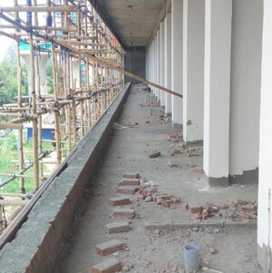 Balcony in  Shop at Modipuram – for Sale