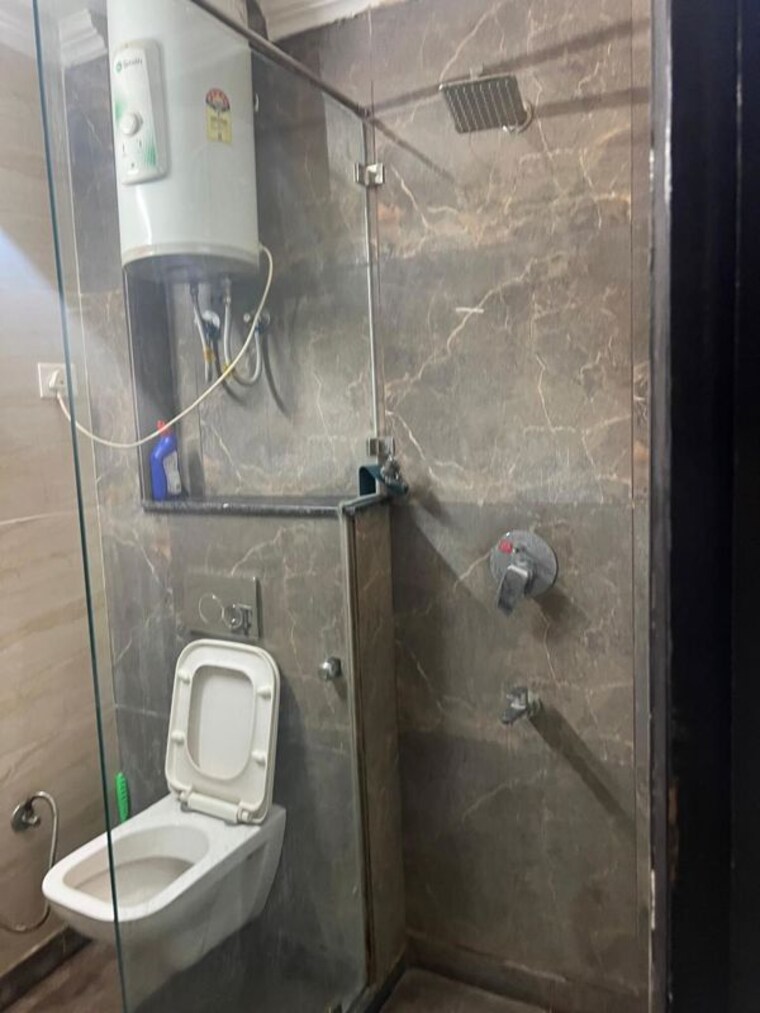 Bathroom, chattarpur 3 Bedroom 1000 Sq.Ft. Builder Floor In Chattarpur Delhi 10222355