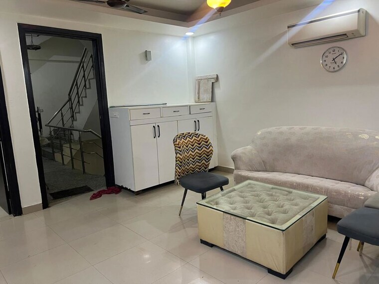 Living Room, chattarpur 3 Bedroom 1000 Sq.Ft. Builder Floor In Chattarpur Delhi 10222355