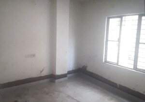 Room in 3 BHK Apartment at Hakim Para – for Sale