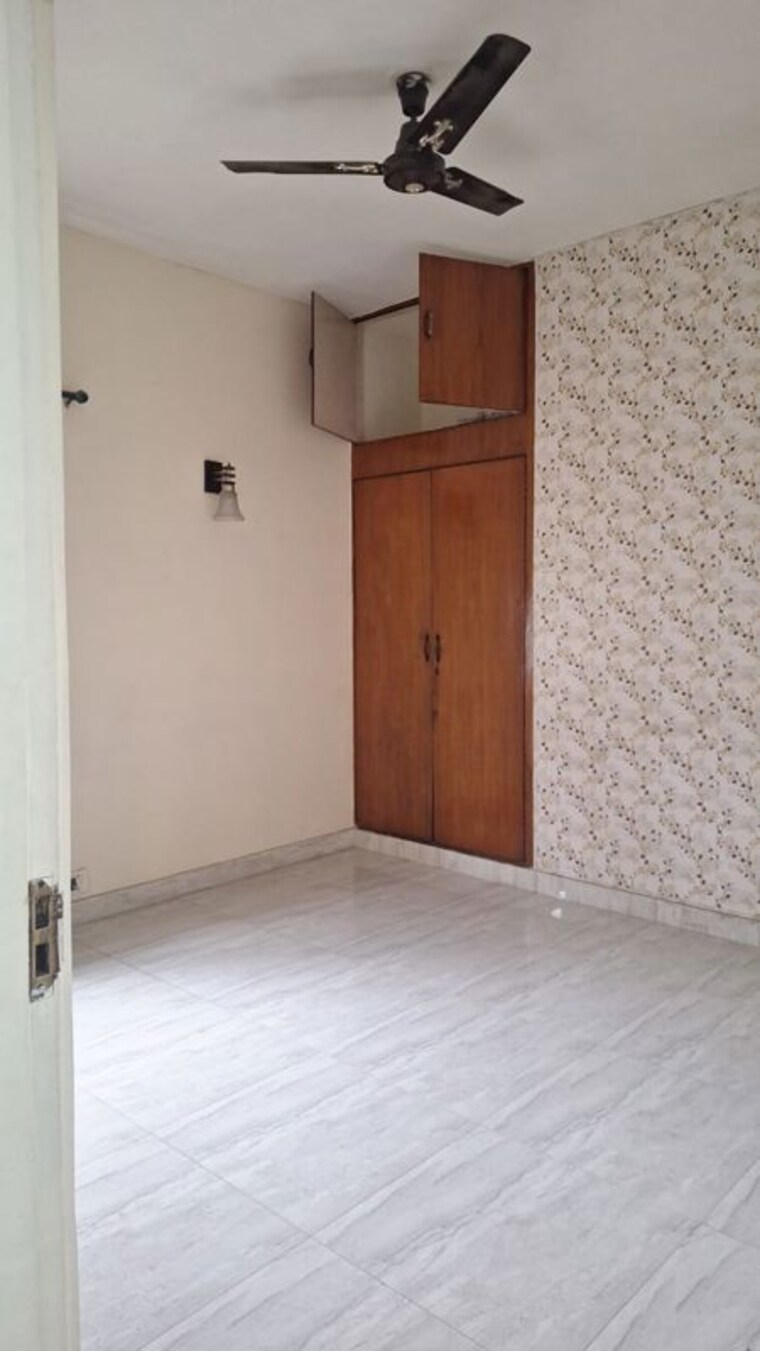 Room, ip extension 2 Bedroom 1050 Sq.Ft. Apartment In Ip Extension Delhi 10222373