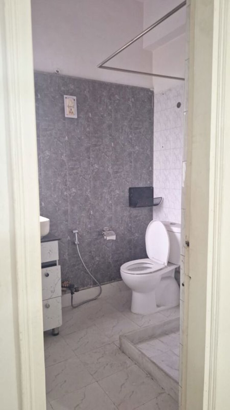 Bathroom, ip extension 2 Bedroom 1050 Sq.Ft. Apartment In Ip Extension Delhi 10222373