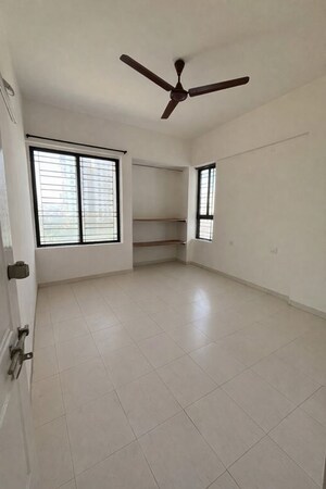 Room in 3 BHK Apartment at Rohan Nilay, Aundh – for Rent