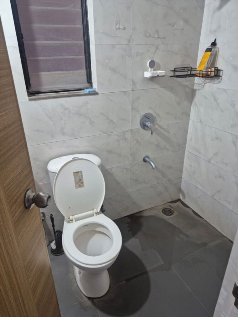 Bathroom, kumar-palaash-a 2 Bedroom 900 Sq.Ft. Builder Floor In Wadgaon Sheri Pune 10222388