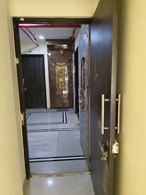 Furnished Amenities in 3 BHK Apartment at Chembur – for Rent