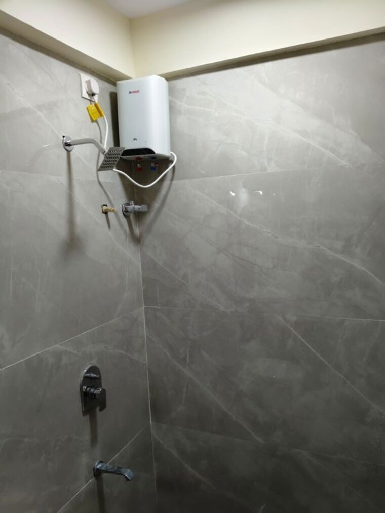 Bathroom, chembur 3 Bedroom 750 Sq.Ft. Apartment In Chembur Mumbai 10222419