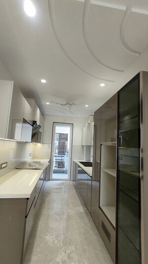 Building Lobby in 4 BHK Builder Floor at RWA Residential Society Sector 46, Sector 46 – for Sale