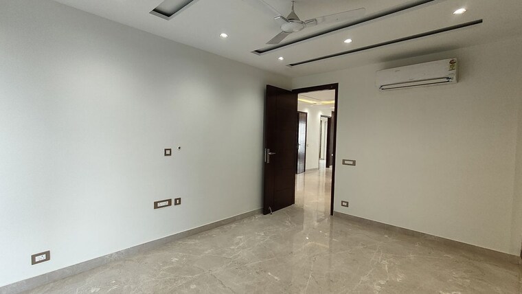 Room, rwa-residential-society-sector-46 4 Bedroom 3200 Sq.Ft. Builder Floor In Sector 46 Gurgaon 10222376