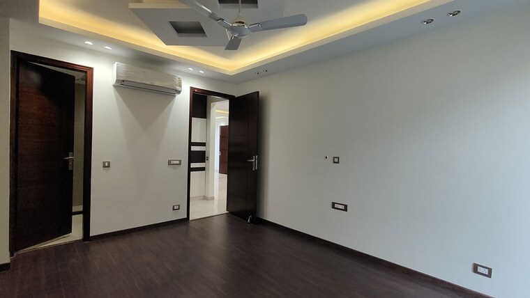 Room, rwa-residential-society-sector-46 4 Bedroom 3200 Sq.Ft. Builder Floor In Sector 46 Gurgaon 10222376