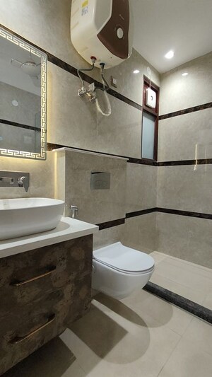 Bathroom in 4 BHK Builder Floor at RWA Residential Society Sector 46, Sector 46 – for Sale
