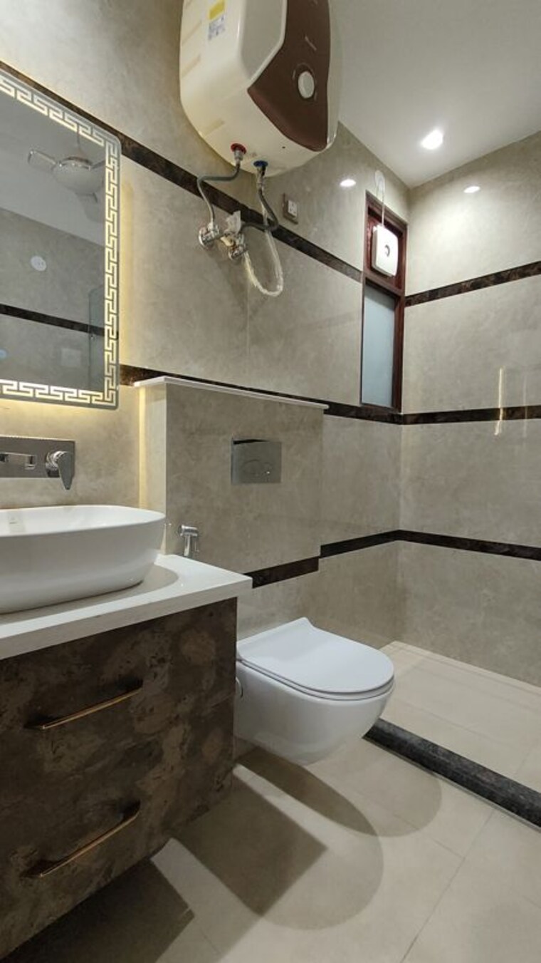 Bathroom, rwa-residential-society-sector-46 4 Bedroom 3200 Sq.Ft. Builder Floor In Sector 46 Gurgaon 10222376